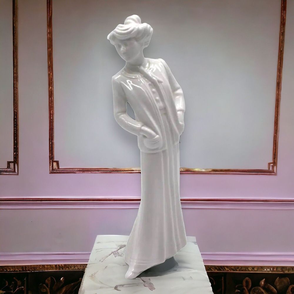 Spode England Blanc De Chine Amanda Fine Bone China Pauline Shone Figurine RARE‎